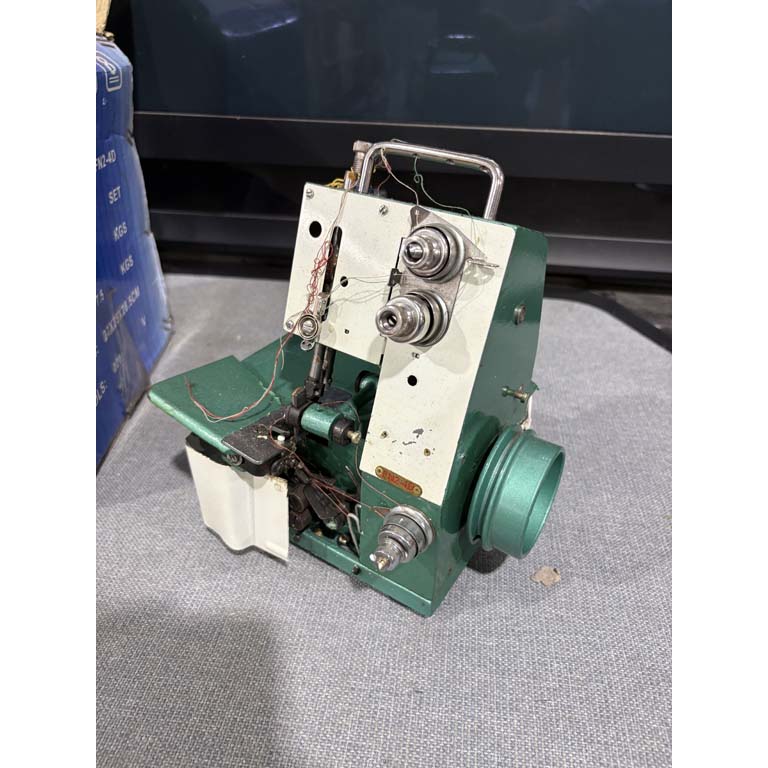 Lote anterior: Máquina de coser Overlock para venta en buen estado