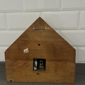 Adorno de Madera y Peltre con Reloj y Angelitos - imagen 2