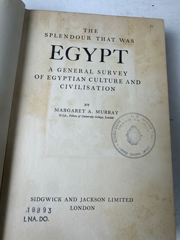 Libro sobre Egipto por Margaret A. Murray, editorial Sidgwick y Jackson, Londres 1949 - imagen 4