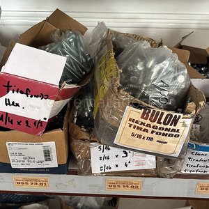 Lote siguiente: Caja de Bulones y Tirafondos Hexagonales
