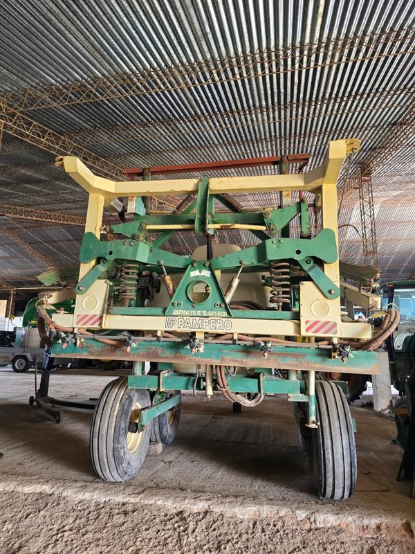 Fumigadora Pampero Tetra Full de 3.000 litros para agricultura - imagen 6