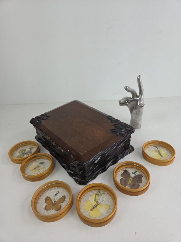 Caja en madera con posavasos de mariposas - imagen 3