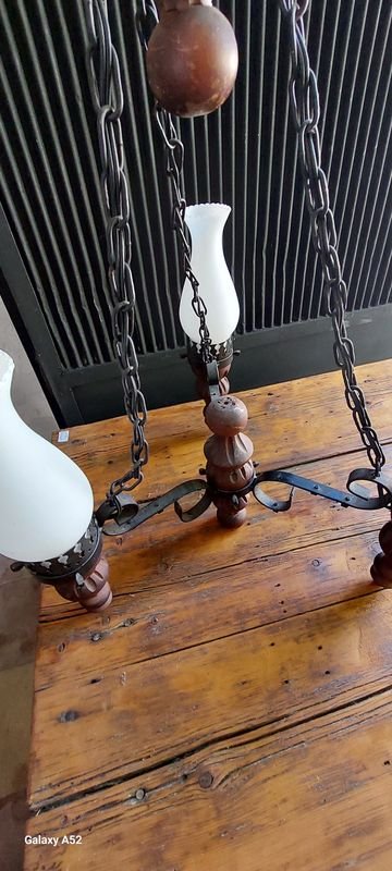Lámparas de tres luces en madera tallada y hierro forjado - imagen 4
