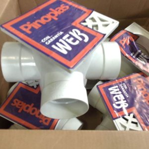 Lote siguiente: Conectores y Accesorios de PVC "Pinoplas" para Tuberías