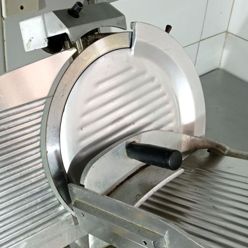 Cortadora de Fiambre marca Demet. - Equipamiento para el hogar - imagen 4
