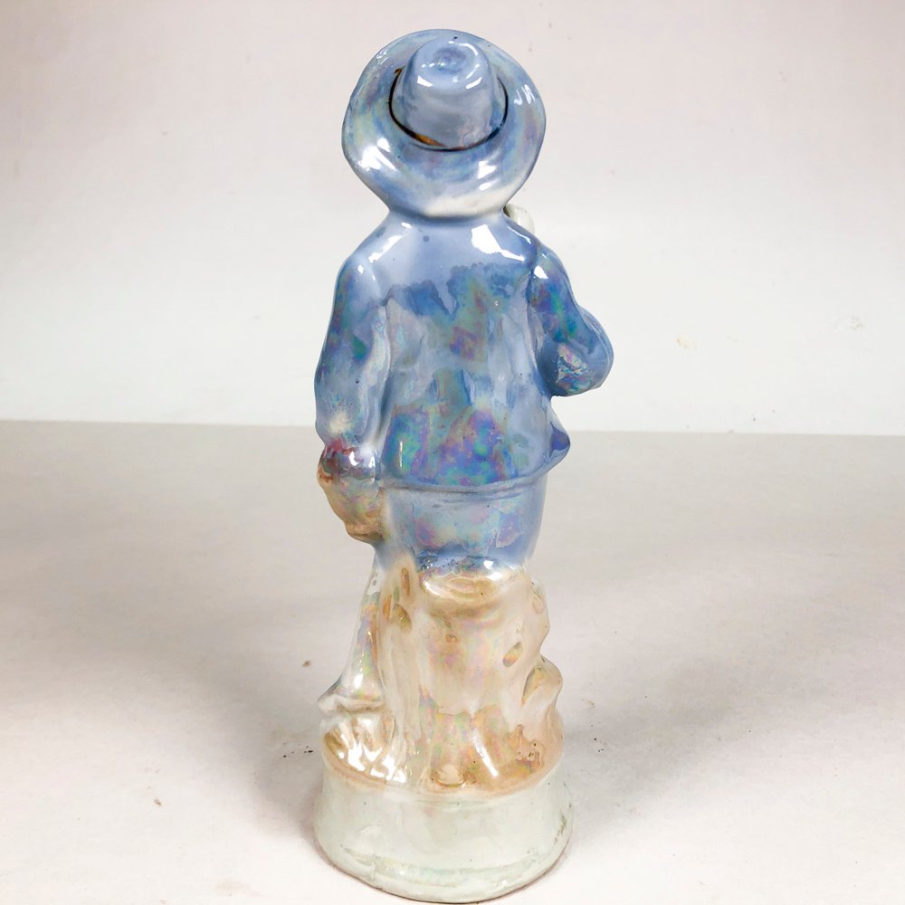Figura en porcelana de dama brillante con sombrero azul - imagen 3