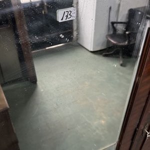 Ropero antiguo de nogal con marqueterie y espejo biselado - imagen 1