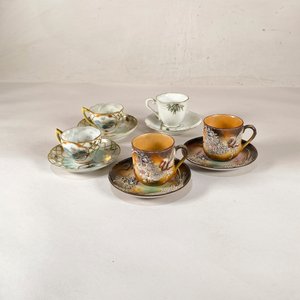 Lote siguiente: Conjunto de 5 Pocillos con Plato para Café en Porcelana Decorada