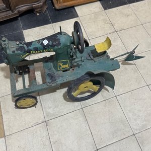 Lote siguiente: Adorno de Juguete John Deere 6030