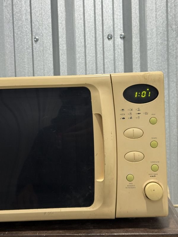 Microondas James Beige Funcional