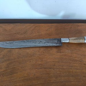 Lote anterior: Cuchilla Artesanal de Hoja Larga con Mango de Cuerno y Metal