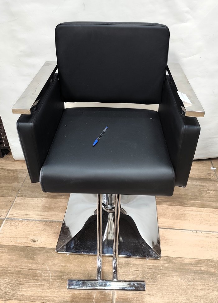 Sillon De Barbero con Tapizado en Eco Cuero Negro y Regulación de Gas - imagen 3