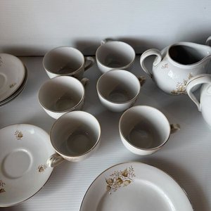 Juego de Té OLMOS Completo con Tazas, Platos y Lechera - imagen 4