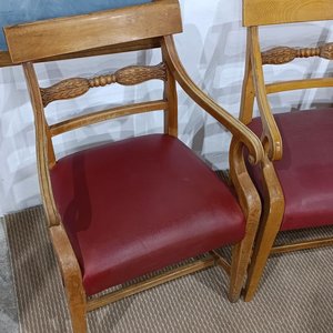 Par de Butacas Estilo Regency Inglés en Madera Maciza Tallada con Tapizado Rojo - imagen 5