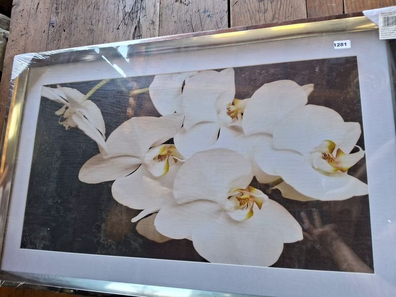 Cuadro decorativo escena de flores - imagen 2