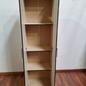 Placard de Madera con Dos Puertas y Estantes Interiores - imagen 2