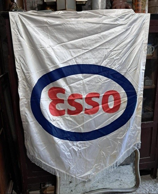 Lote anterior: Bandera antigua de seda ESSO