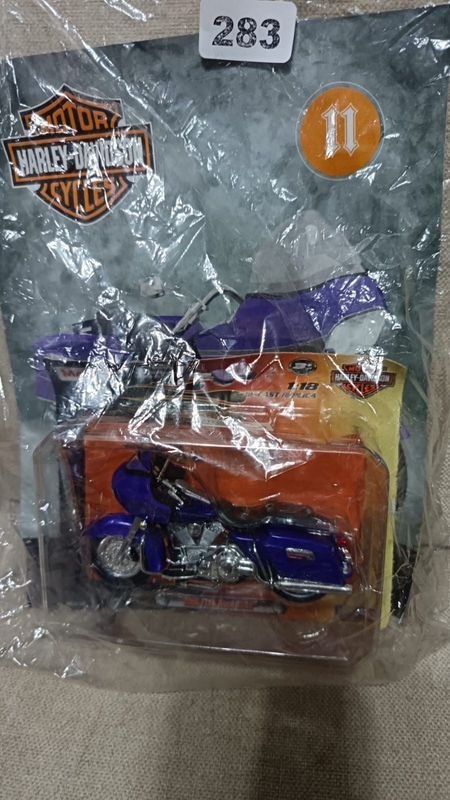 Miniatura de Motocicleta Harley-Davidson Maisto en Envase