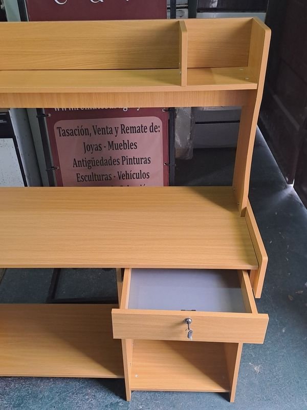 Escritorio de Computadora con Alsada y Cajón - Equipamiento de Oficina - imagen 4
