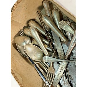 Lote de 36 Cubiertos Metálicos Variados: Tenedores, Cuchillos y Cucharas - imagen 3