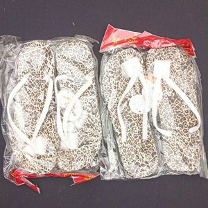 Lote anterior: Pares de Chinelas Estampadas con Lazo Blanco