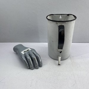 Lote anterior: Tarro Esmaltado Blanco con Asa Negra - Capacidad 2 Litros
