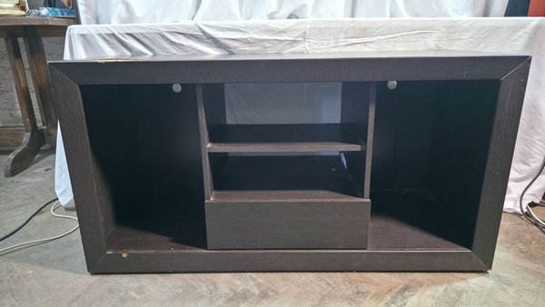 Rack de TV moderno en madera oscura