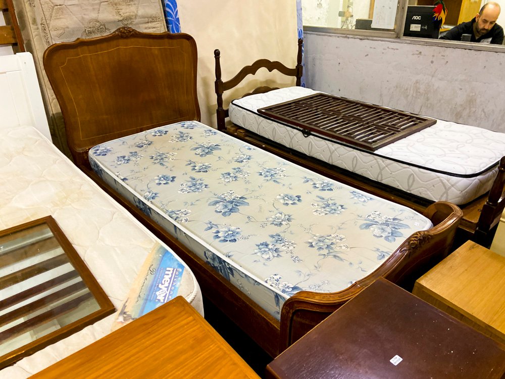 Juego de Camas de Madera Estilo Clásico con Colchones