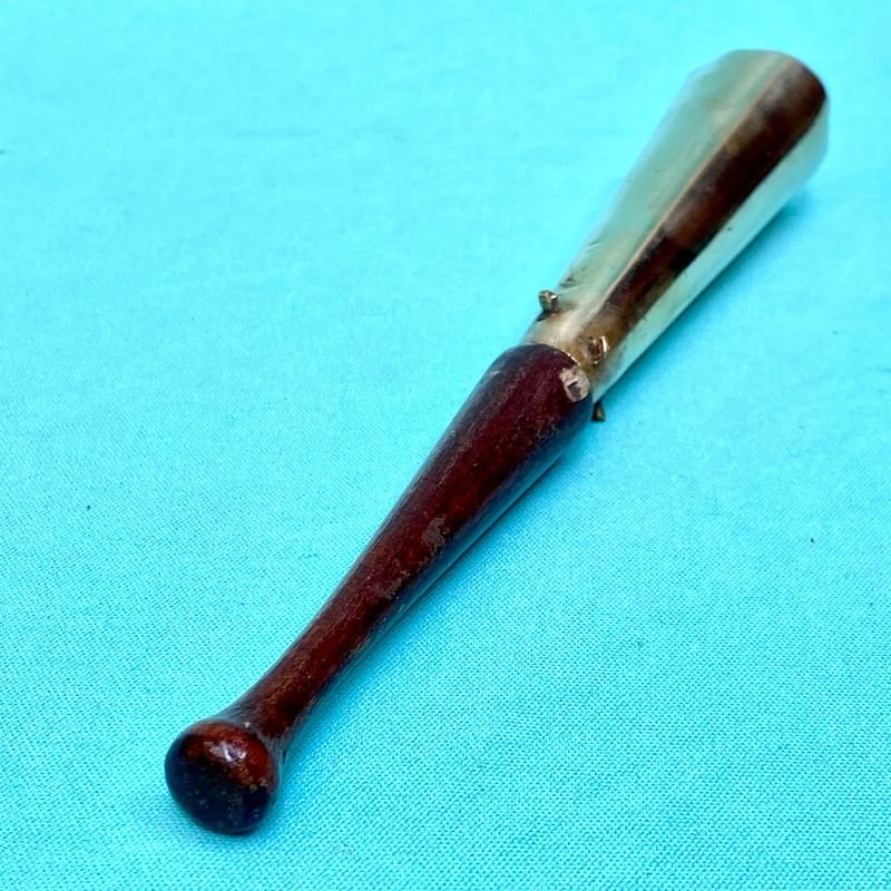 Antigua campana conica de bronce y madera para vendedores ambulantes - imagen 2