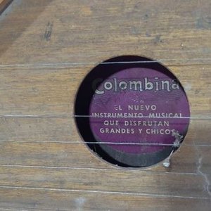 Auténtica "Colombina" Instrumento Musical con Cuerdas - imagen 2