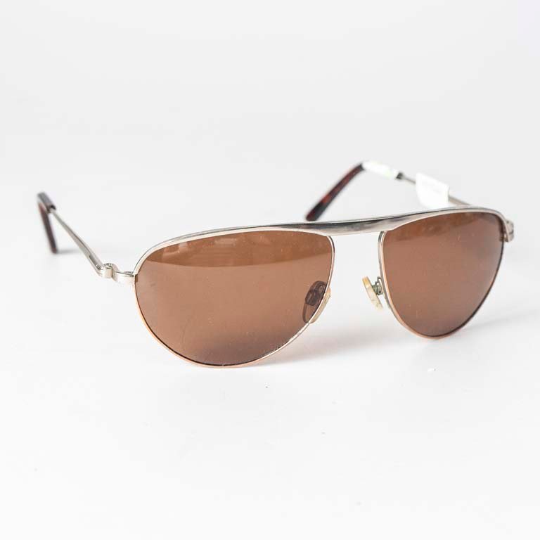 Lote siguiente: Lentes de sol de aviador