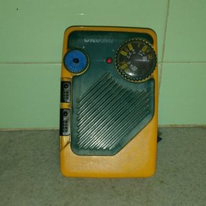 Lote de 3 Radios Portátiles a Pila: Sony, CMiK y Amarilla - imagen 3