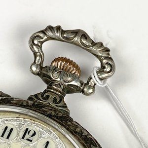 Reloj de Bolsillo Dama Caja de Plata con Esfera Esmaltada y Detalle de Chip - imagen 4