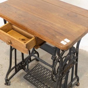 Mesa Antigua con Base de Máquina de Coser "Imperial" y Tapa de Roble - imagen 3