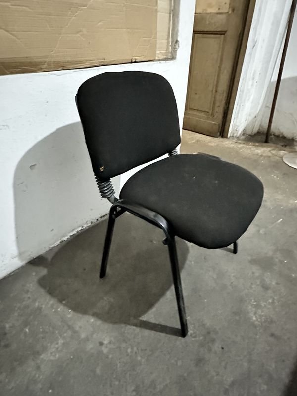 Lote anterior: Silla de Auditorio en Mala Condición