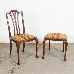 Lote siguiente: Juego de Silla y Banqueta Estilo Reina Ana Tapizados