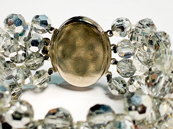 Pulsera con cuentas fantasías y prendedor con piedritas - imagen 3