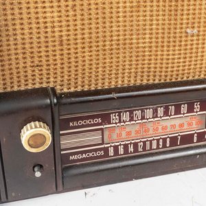 Radio Antigua Megaciclos con Detalles y Faltantes - imagen 2