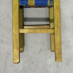 Banco de Madera Amarillo y Azul con Asiento de Malla - imagen 3