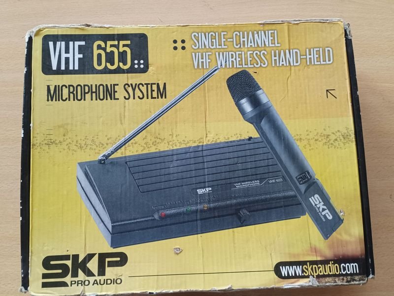 Lote siguiente: Microfono SKP profesional inalambrico VHF655