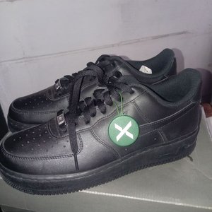 Championes Nike Air Force 1 Black Cuero Talle 43 Nuevos - imagen 2