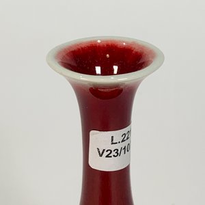 Florero de Porcelana Roja con Cuello Largo - imagen 3