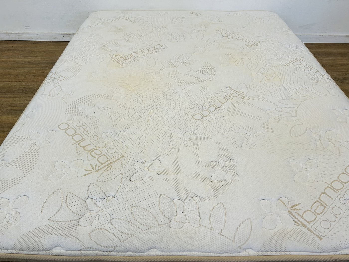 Colchón Queen de Resortes Bamboo Touch & Stretch 150x190x27cm