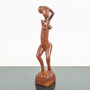 Lote siguiente: Figura Femenina Tallada en Madera Oscura - 38 cm
