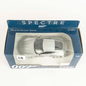 Auto Aston Martín de la película de James Bond Spectre escala 1/36  colección Die Cast en su caja original. - imagen 2