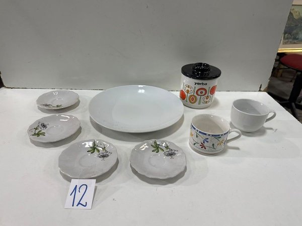 Yerbera, Plato Blanco, 4 Platillos y 2 Tazas con Diseño Floral - imagen 1