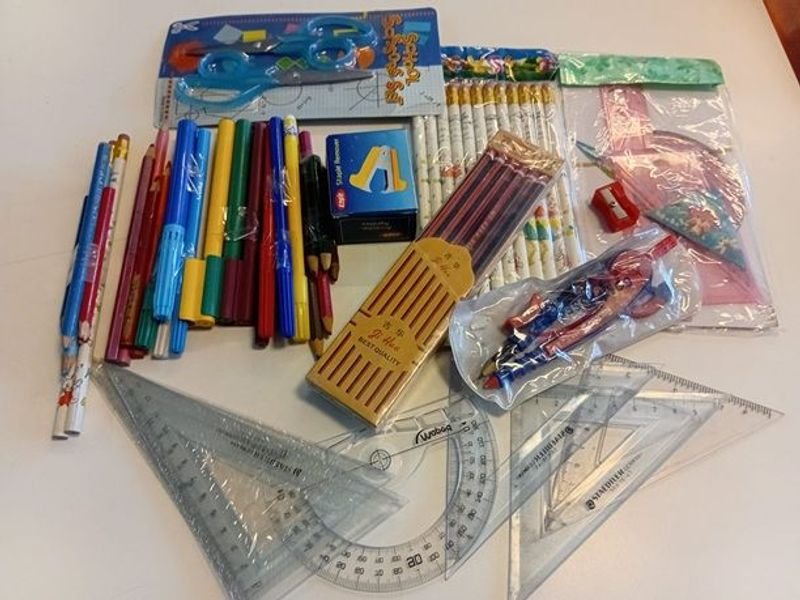 Lote anterior: Colección de Suministros Escolares