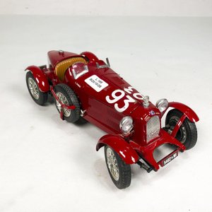 Lote anterior: Auto a Escala Italiano 1/18 Durago Rojo con Números