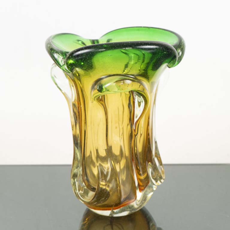 Lote anterior: Gran florero de cristal con golpe - Medidas: 20x27cm