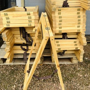 Lote #093 – 36 Caballetes en madera - imagen 4